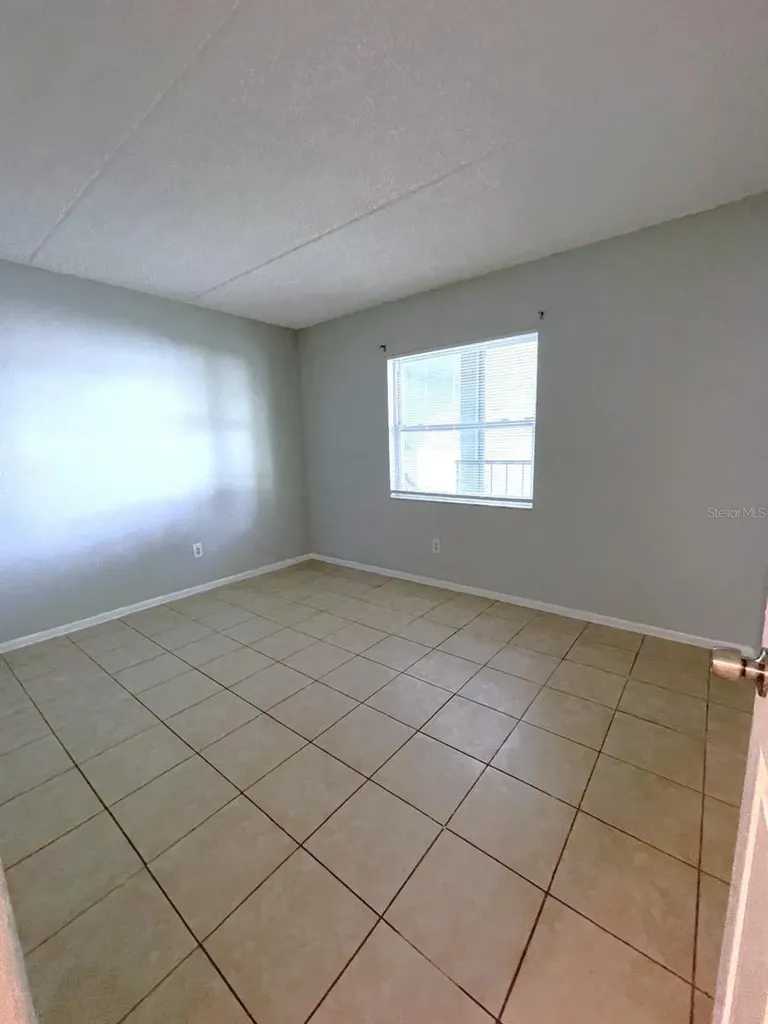 2835 Somerset Park Drive Tampa FL 33613