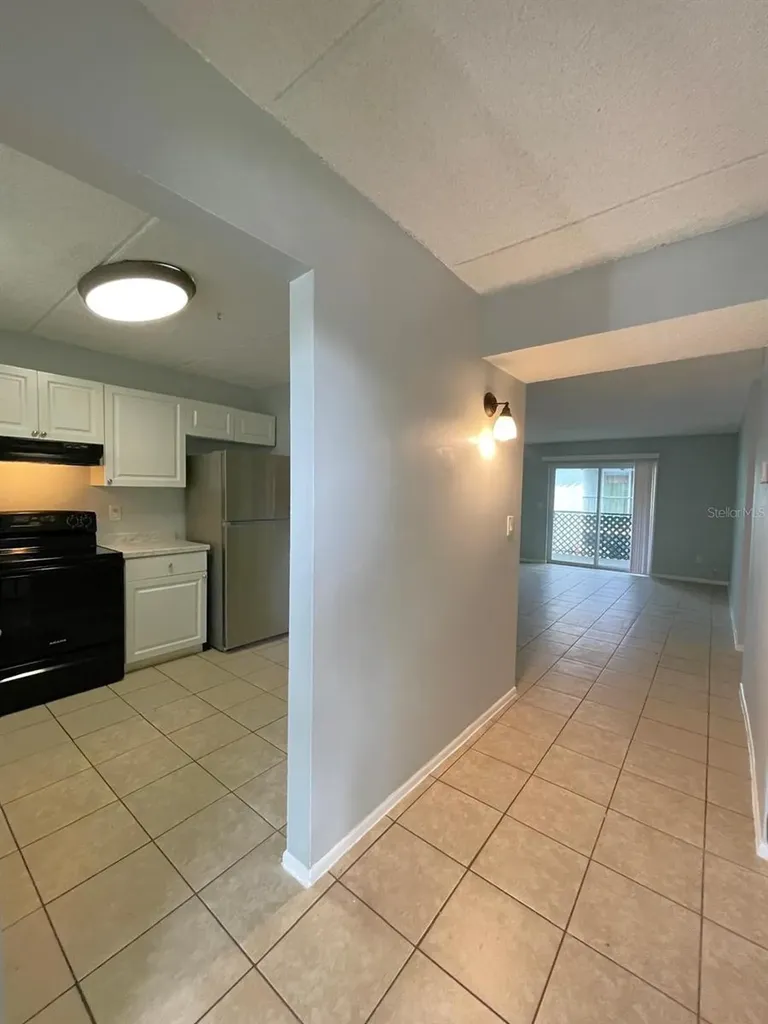 2835 Somerset Park Drive Tampa FL 33613