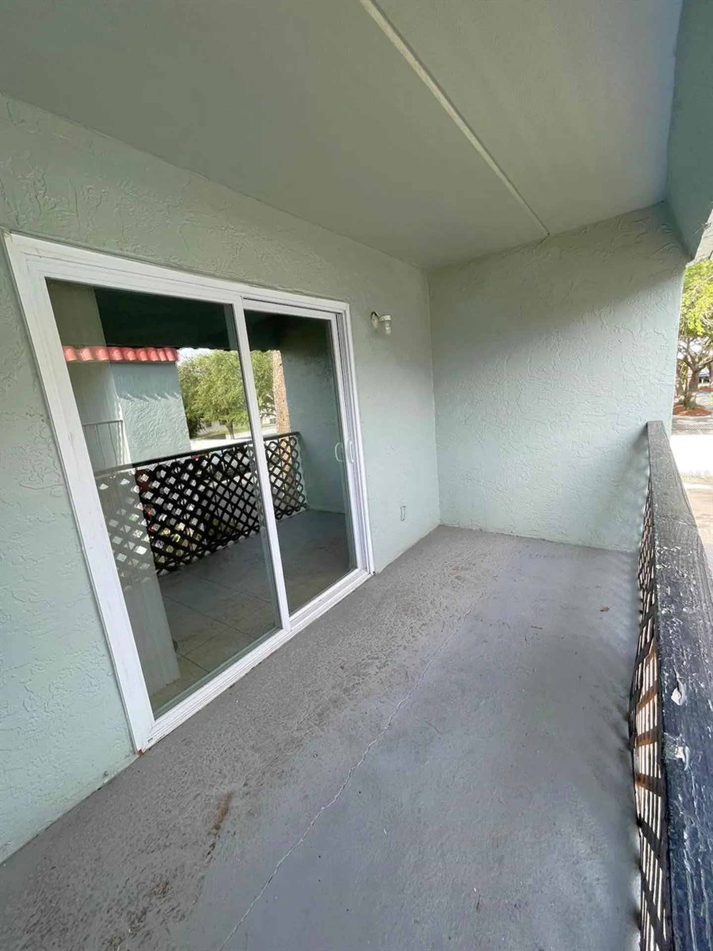 2835 Somerset Park Drive Tampa FL 33613