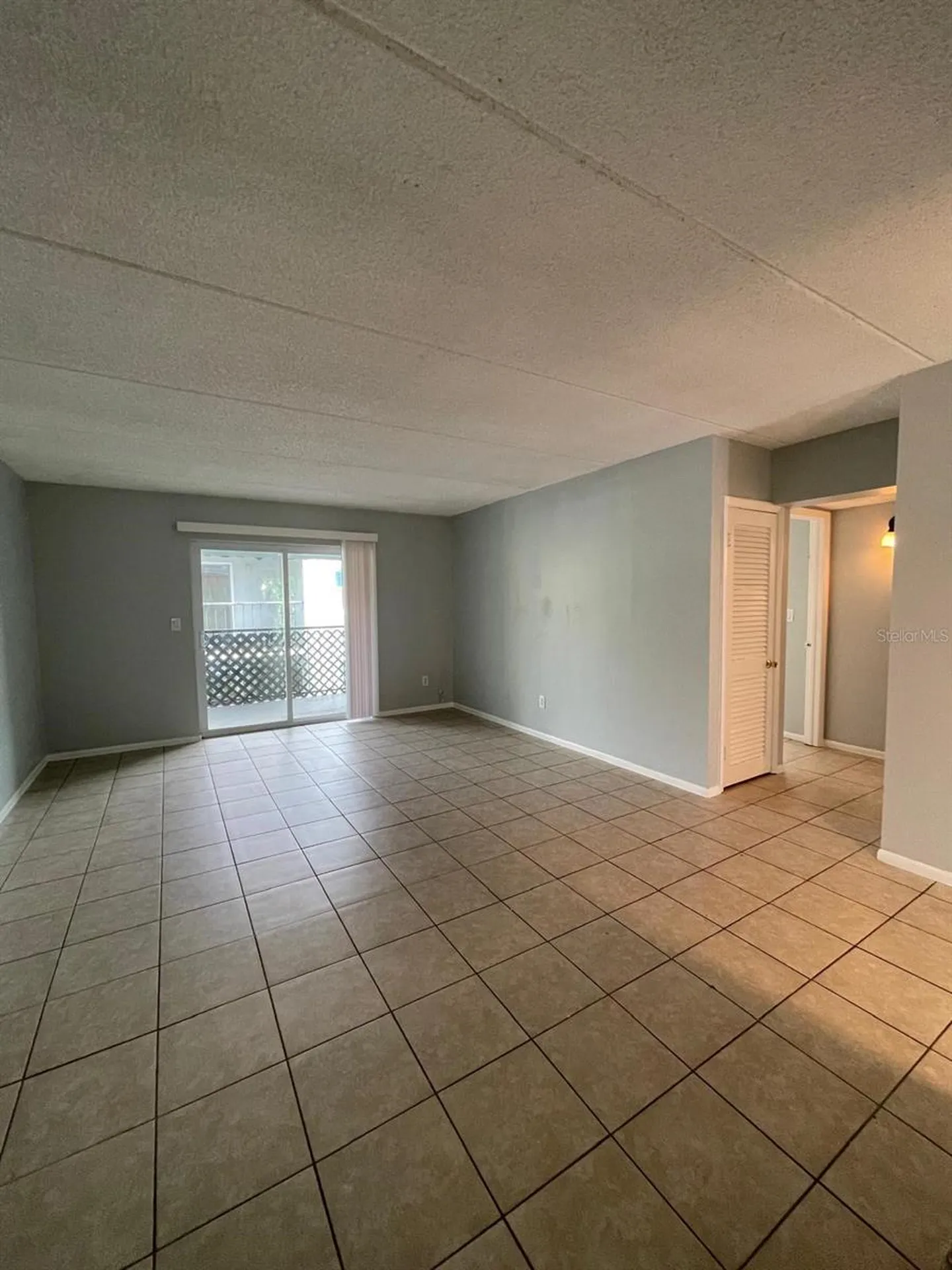 2835 Somerset Park Drive Tampa FL 33613