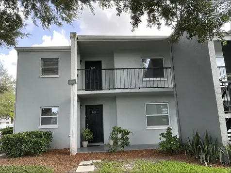 2835 Somerset Park Drive Tampa FL 33613