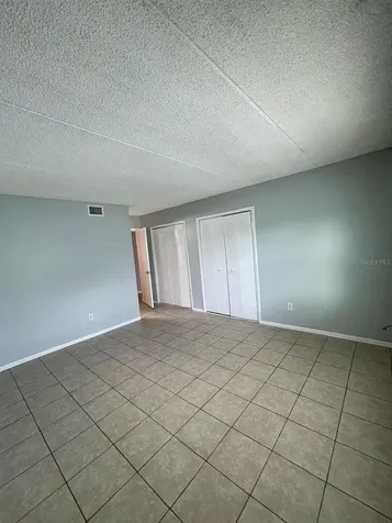 2835 Somerset Park Drive Tampa FL 33613
