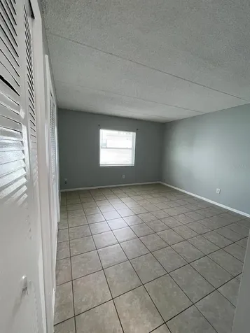 2835 Somerset Park Drive Tampa FL 33613