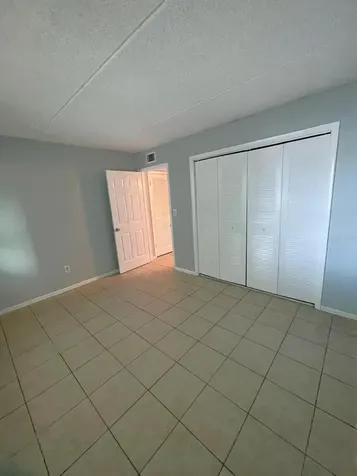 2835 Somerset Park Drive Tampa FL 33613