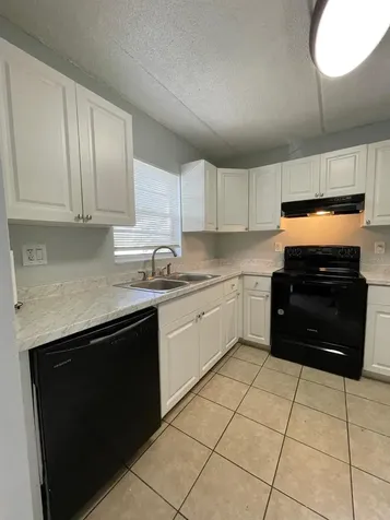2835 Somerset Park Drive Tampa FL 33613