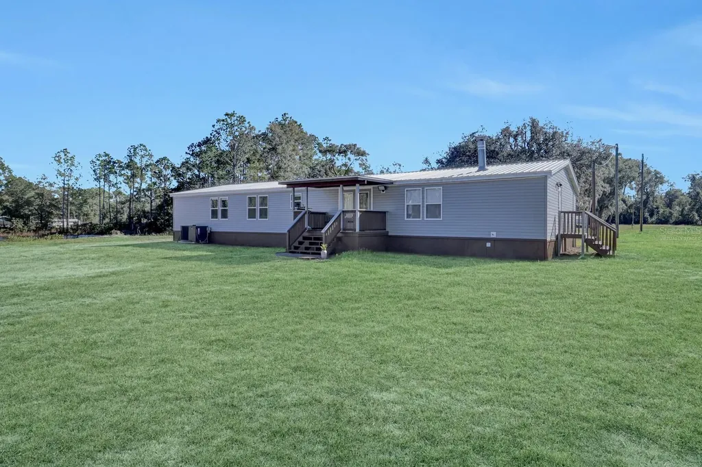 141 Woods Road San Mateo FL 32187