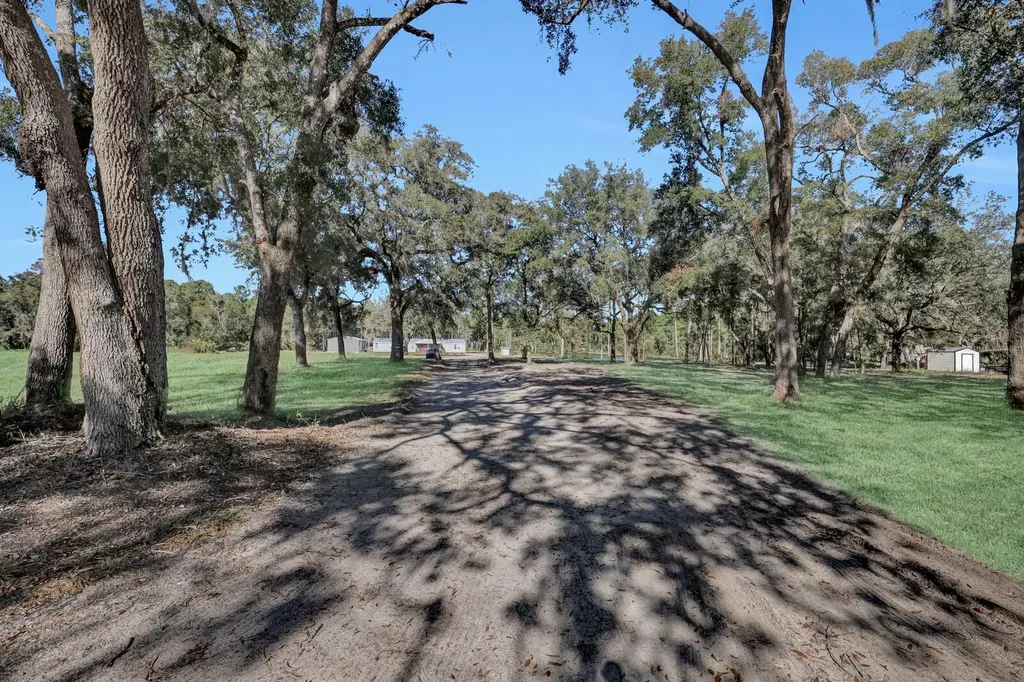 141 Woods Road San Mateo FL 32187