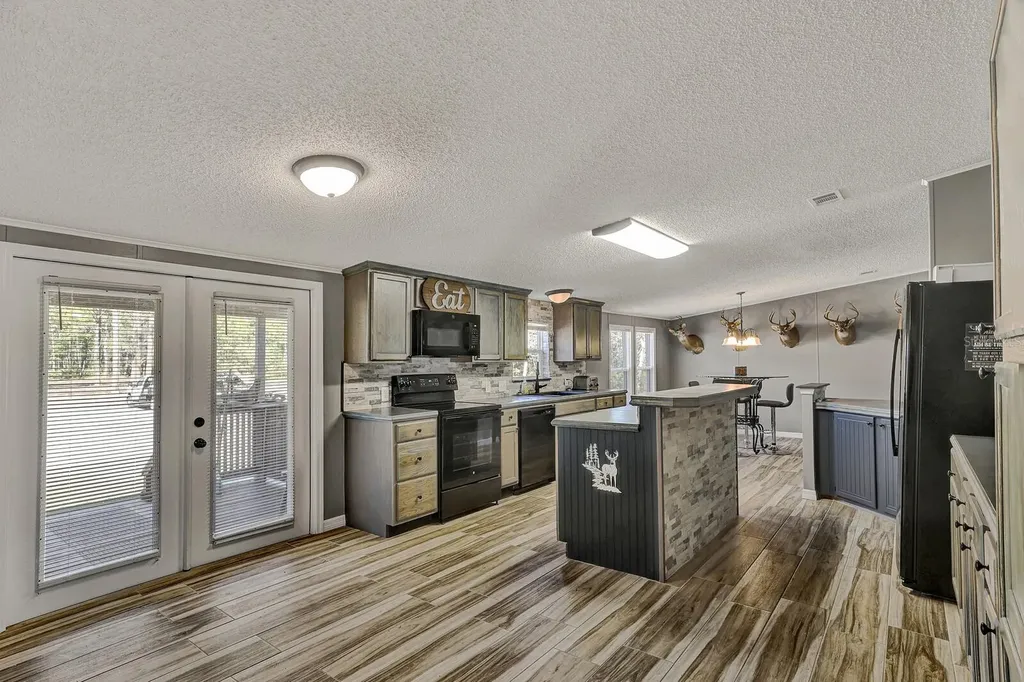 141 Woods Road San Mateo FL 32187