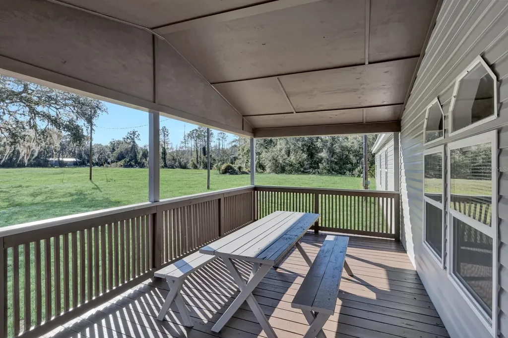 141 Woods Road San Mateo FL 32187