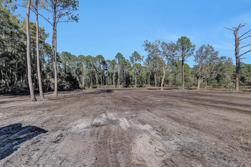 141 Woods Road San Mateo FL 32187