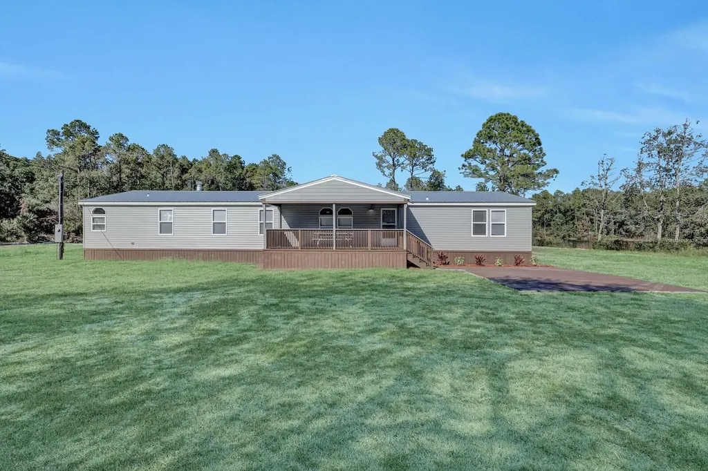 141 Woods Road San Mateo FL 32187
