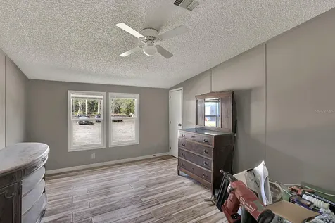 141 Woods Road San Mateo FL 32187