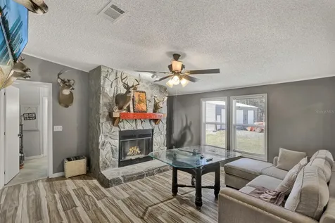 141 Woods Road San Mateo FL 32187