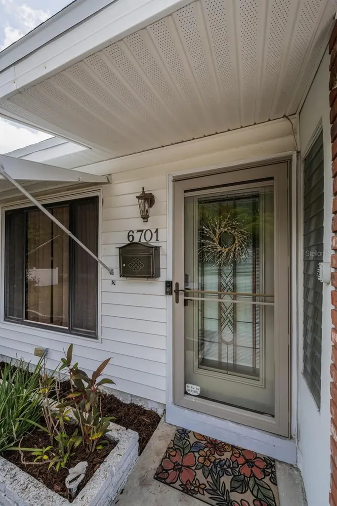 6701 Orchard Drive N St Petersburg FL 33702