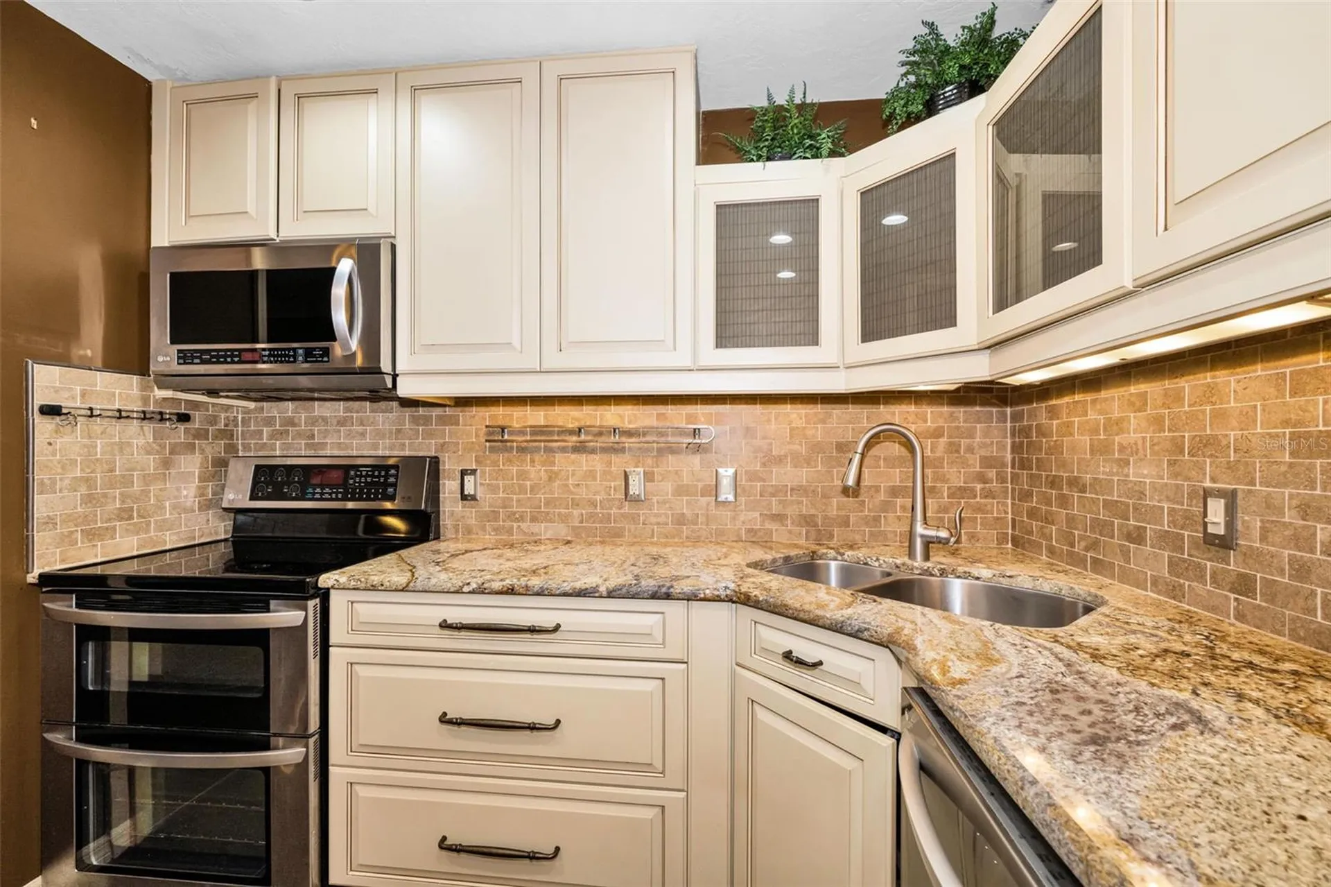 6701 Orchard Drive N St Petersburg FL 33702