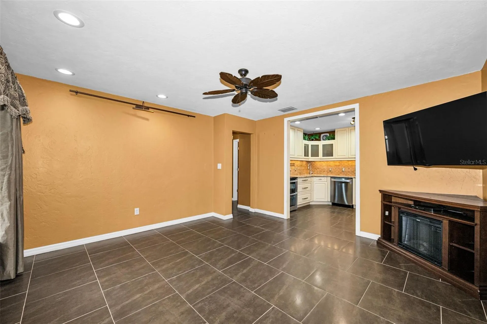 6701 Orchard Drive N St Petersburg FL 33702