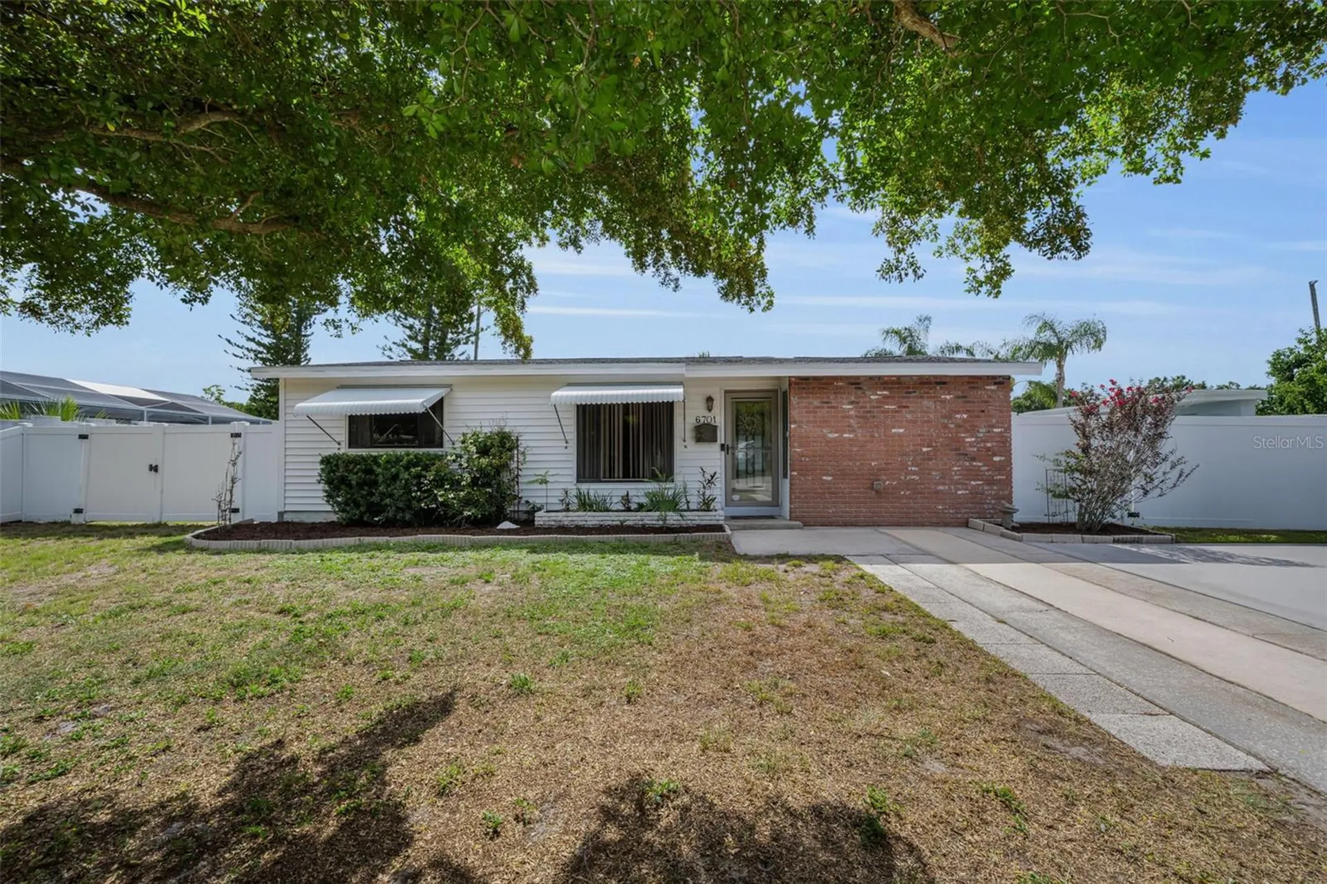 6701 Orchard Drive N St Petersburg FL 33702