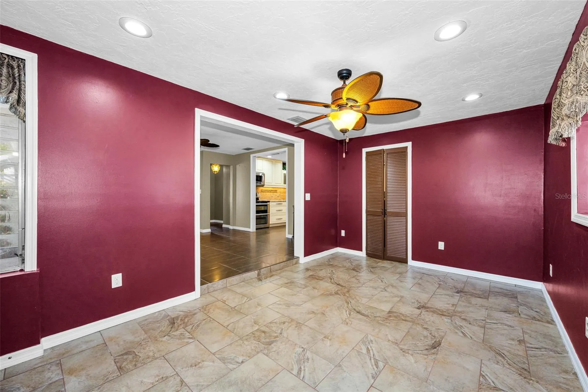 6701 Orchard Drive N St Petersburg FL 33702