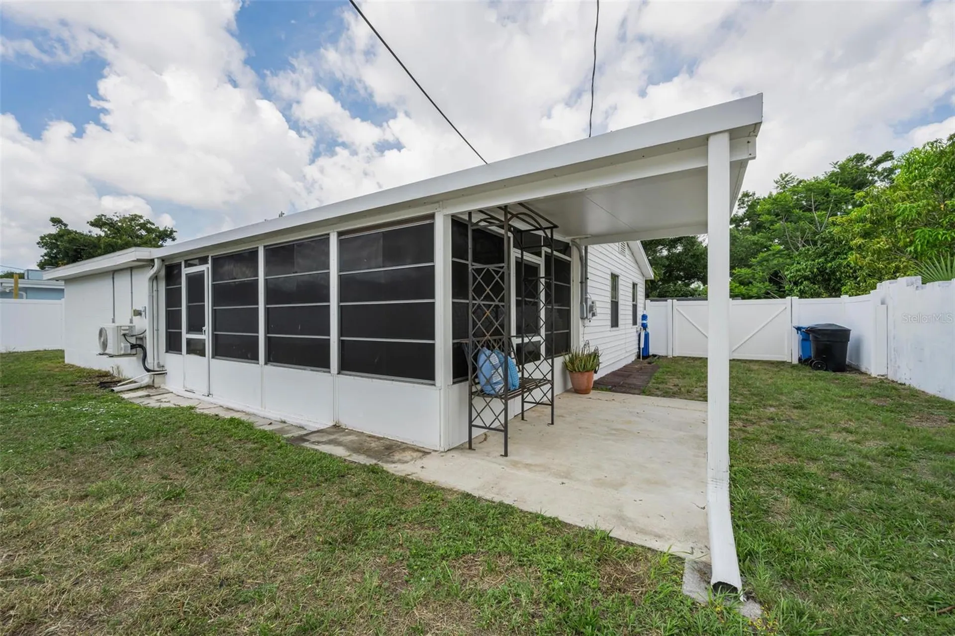 6701 Orchard Drive N St Petersburg FL 33702
