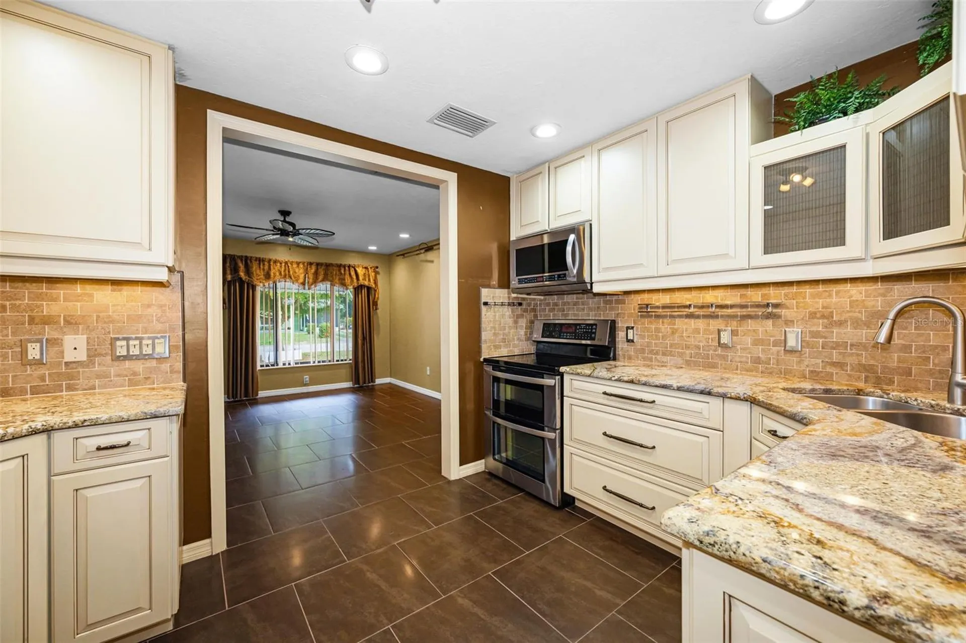 6701 Orchard Drive N St Petersburg FL 33702