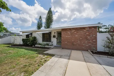 6701 Orchard Drive N St Petersburg FL 33702