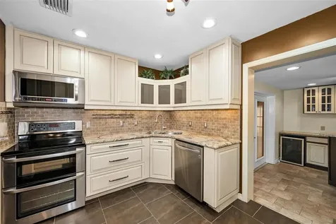 6701 Orchard Drive N St Petersburg FL 33702