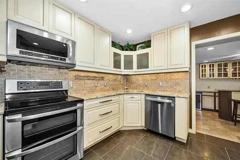 6701 Orchard Drive N St Petersburg FL 33702