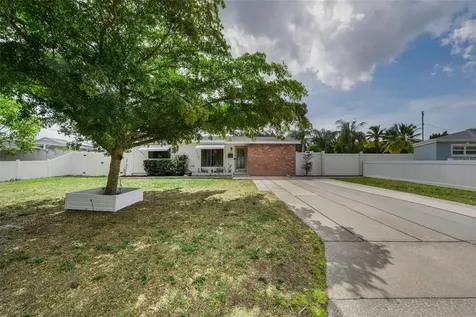 6701 Orchard Drive N St Petersburg FL 33702