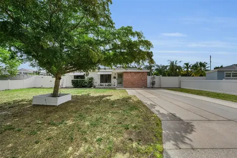 6701 Orchard Drive N St Petersburg FL 33702
