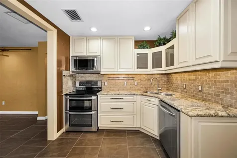 6701 Orchard Drive N St Petersburg FL 33702