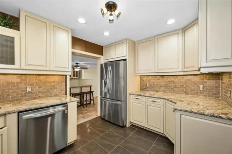 6701 Orchard Drive N St Petersburg FL 33702