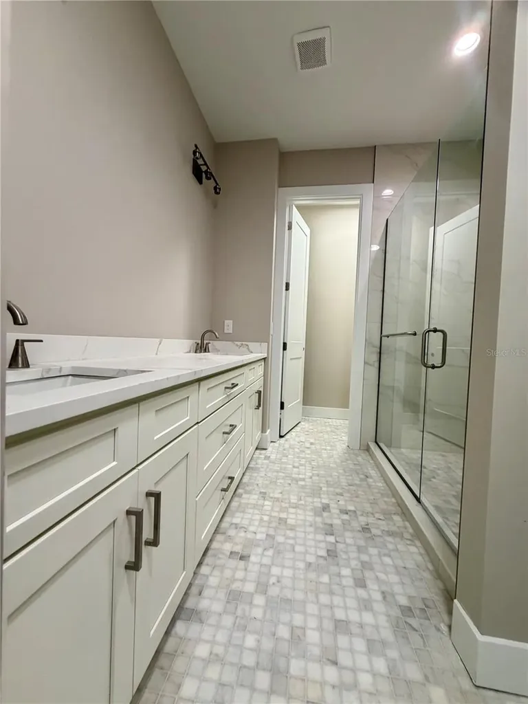 4314 W Gray Street Tampa FL 33609
