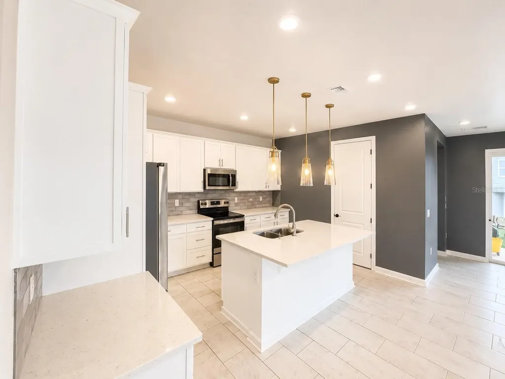 236 Hillcrest Drive Dundee FL 33838