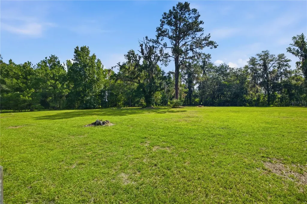 17900 NW 120th Avenue Road Reddick FL 32686
