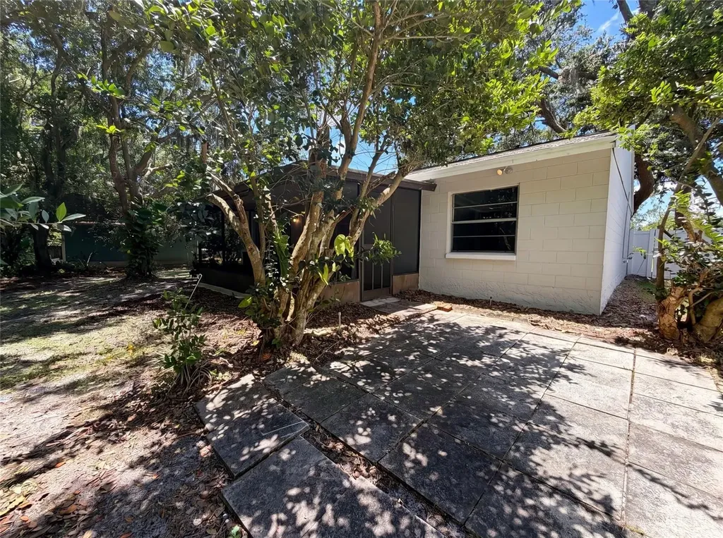 5720 Kneeland Lane Tampa FL 33625