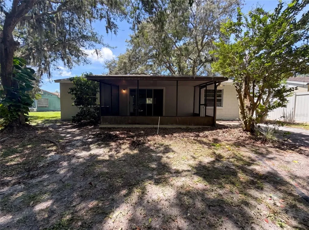 5720 Kneeland Lane Tampa FL 33625