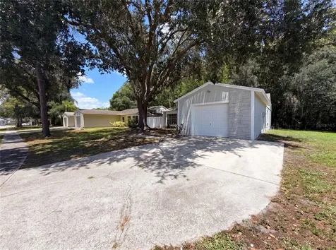 5720 Kneeland Lane Tampa FL 33625