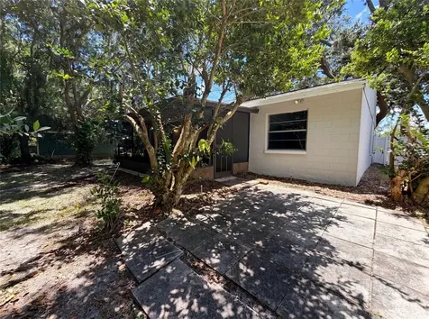 5720 Kneeland Lane Tampa FL 33625