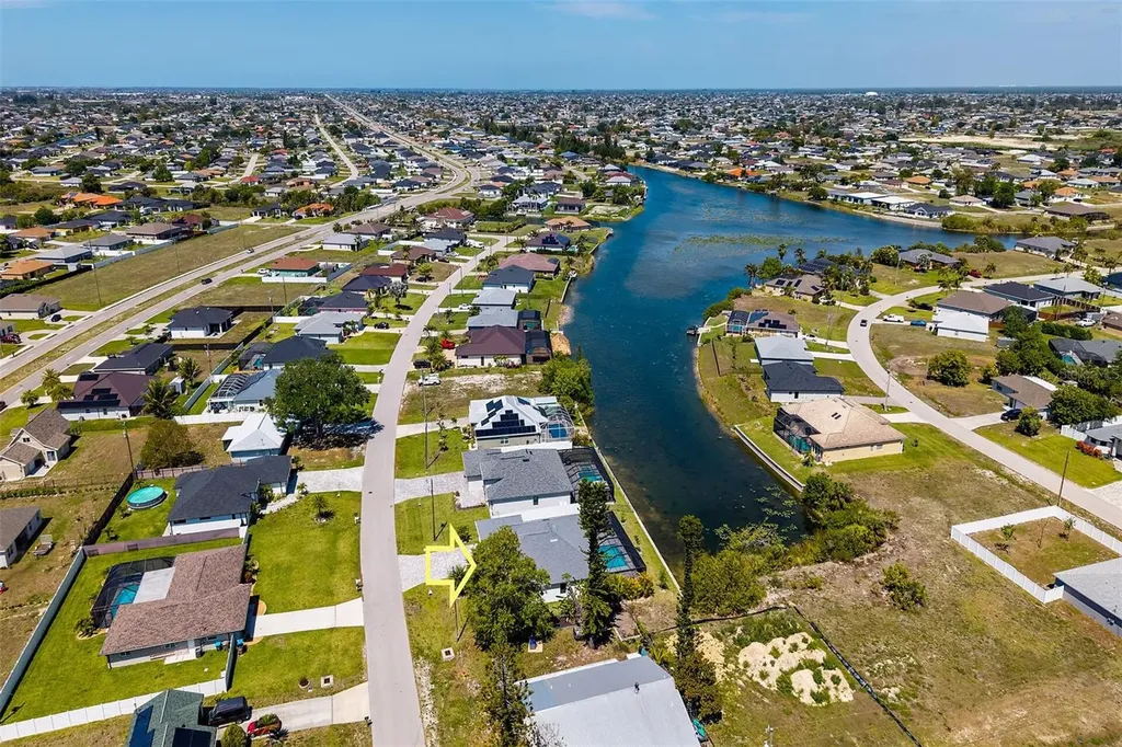 635 NE 7th Terrace Cape Coral FL 33909