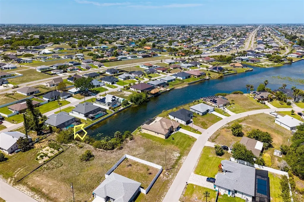 635 NE 7th Terrace Cape Coral FL 33909
