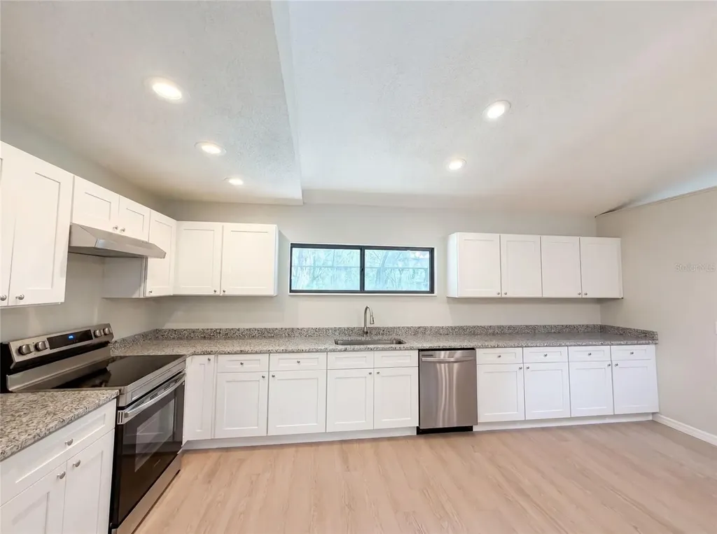 3739 Lake Griffin Road Lady Lake FL 32159