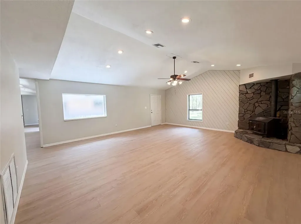 3739 Lake Griffin Road Lady Lake FL 32159