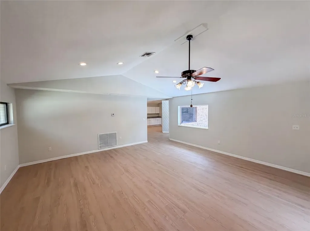 3739 Lake Griffin Road Lady Lake FL 32159