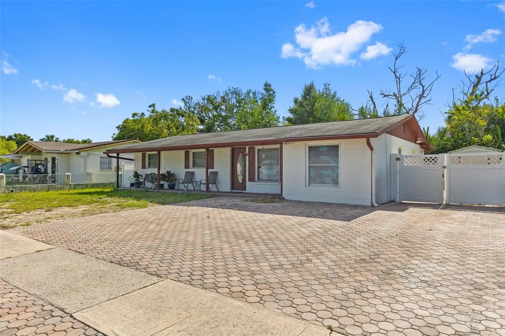 5923 Yorkshire Road Tampa FL 33634