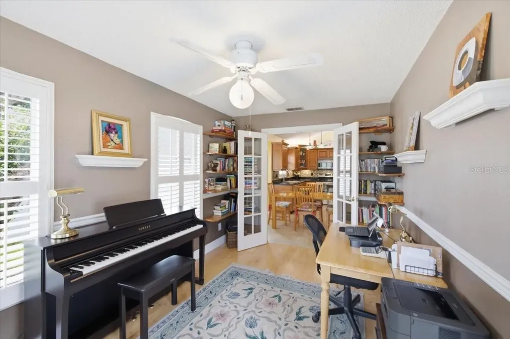 392 Tavernier Circle Oldsmar FL 34677