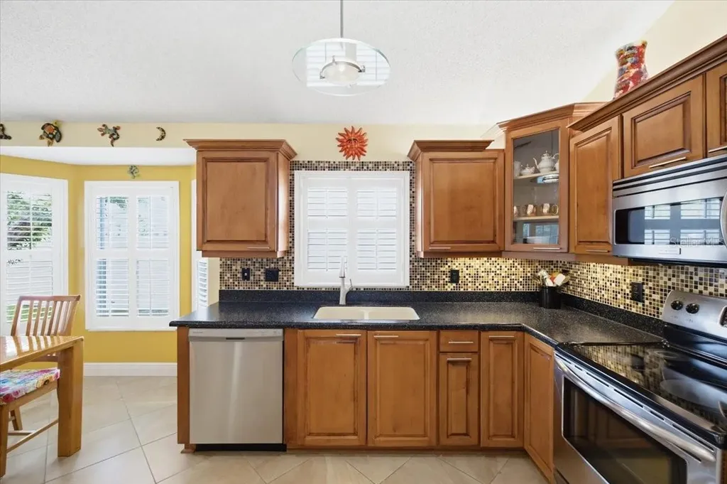 392 Tavernier Circle Oldsmar FL 34677