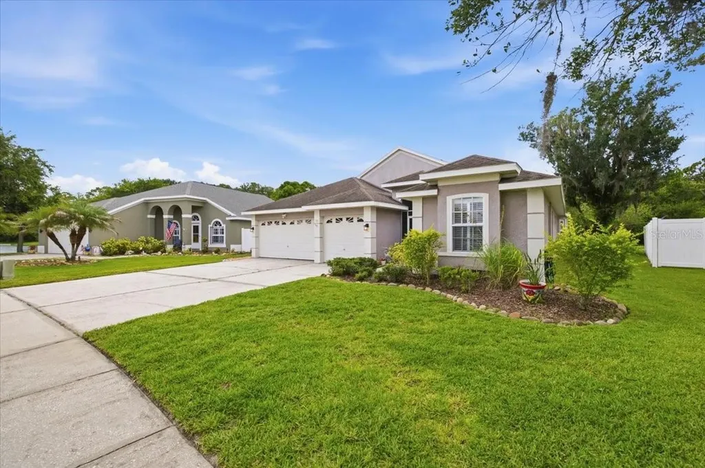 392 Tavernier Circle Oldsmar FL 34677
