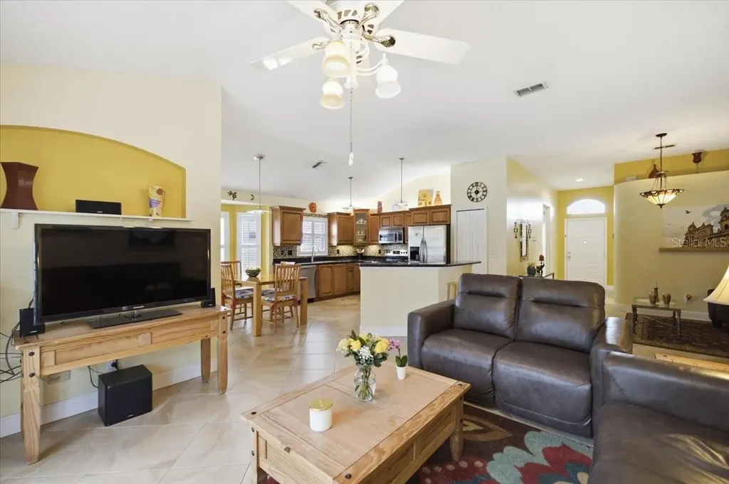 392 Tavernier Circle Oldsmar FL 34677