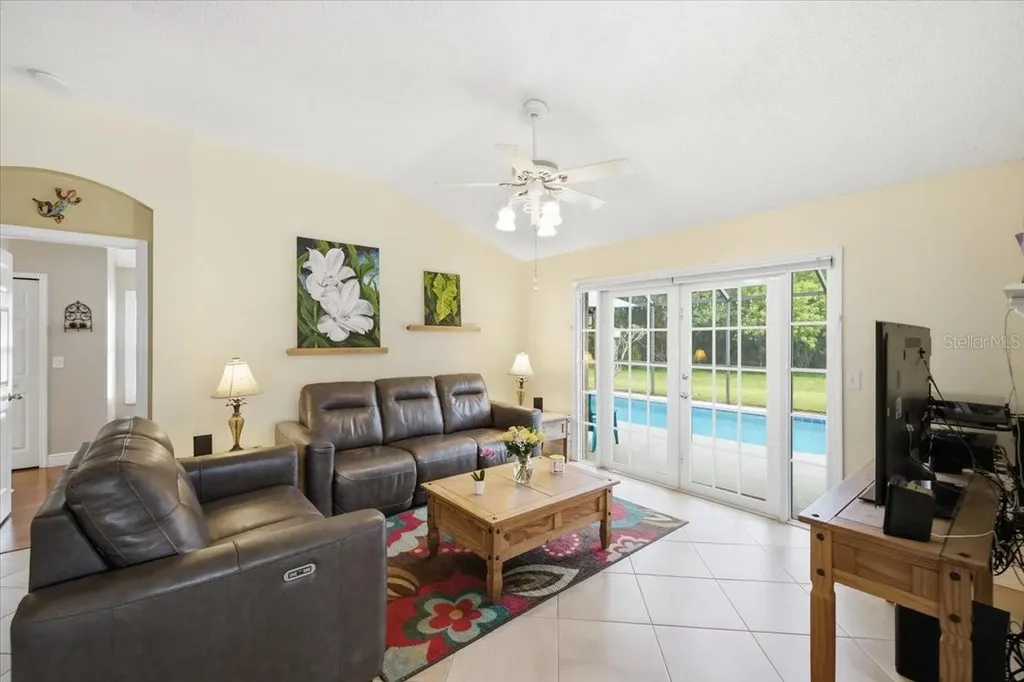 392 Tavernier Circle Oldsmar FL 34677