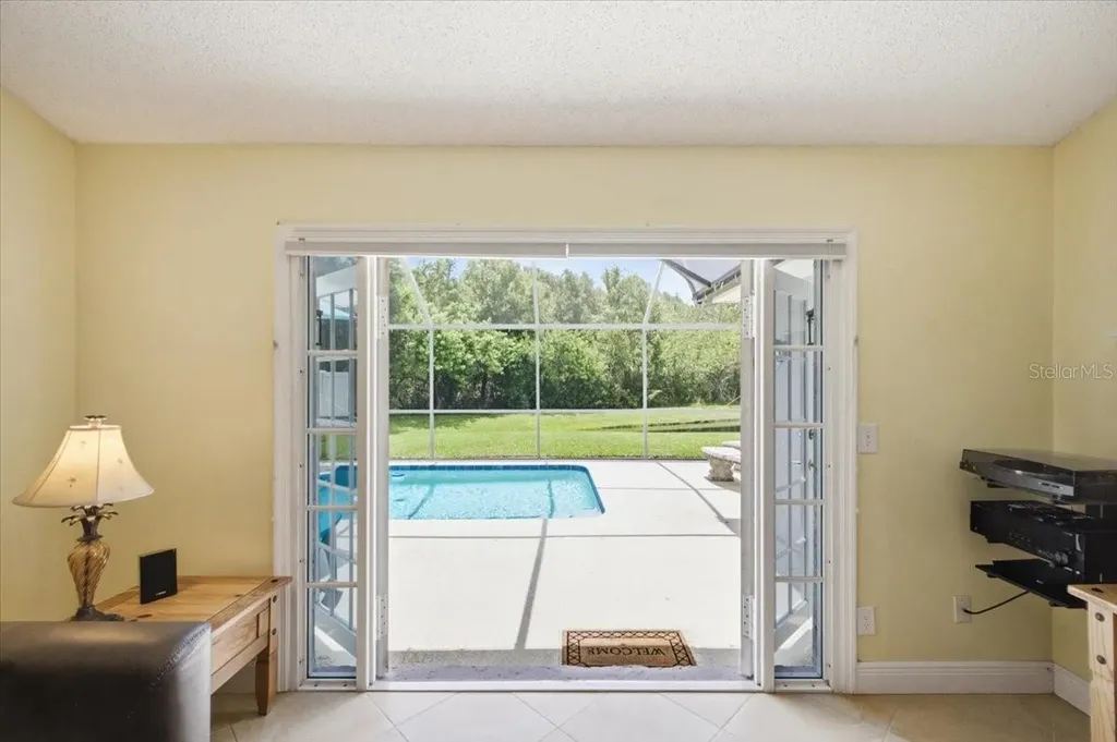 392 Tavernier Circle Oldsmar FL 34677